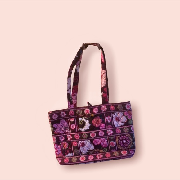 Vera Bradley Handbags - Vera Bradley NWOT Shoulder Bag